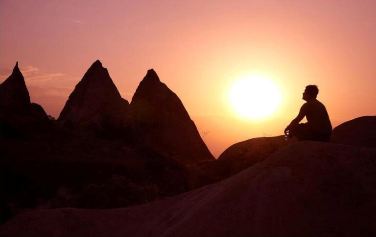 A pirâmide das necessidades e o equilíbrio interior