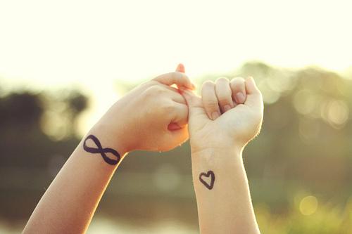 Por que somos tão dependentes do amor?