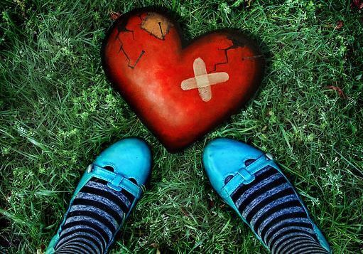 É tão curto o amor e tão longo o esquecimento