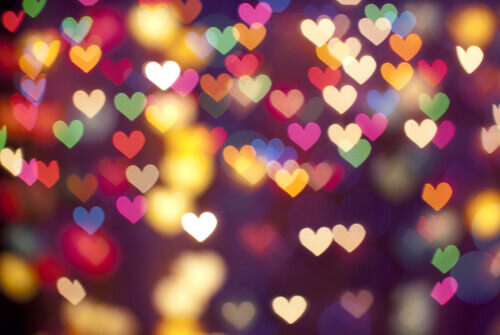 O que é o poliamor? Benefícios e dificuldades