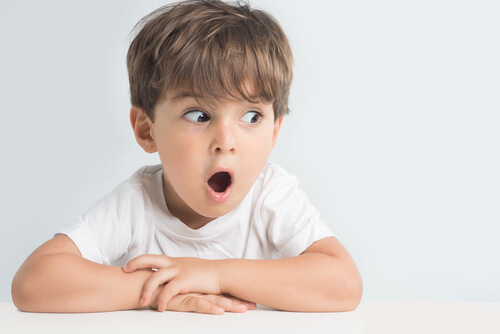 Ensine como uma criança deve gerir a emoção