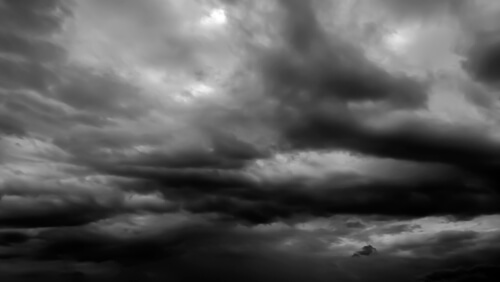 O mundo passa por uma nuvem negra