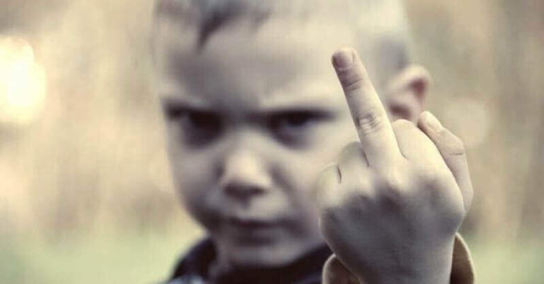 Eduque crianças sem limites e elas lhe arrancarão os olhos