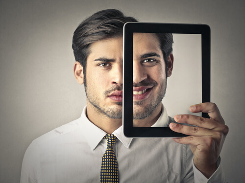 A felicidade se torna uma obrigação nas redes sociais