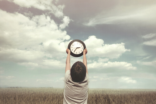 Existe algo de bom naquilo que passou, não importa se a lembrança seja amarga, bucólica ou saudosa