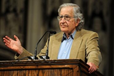 Você conhece Noam Chomsky?