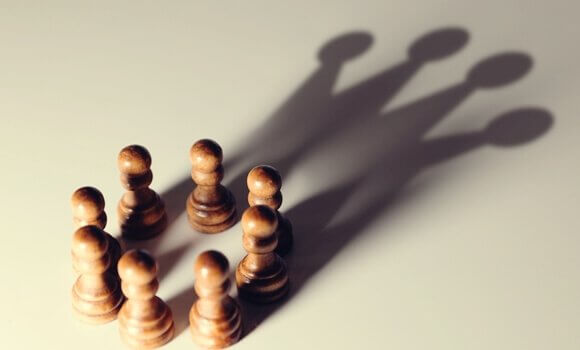 5 tendências cognitivas que favorecem os poderosos