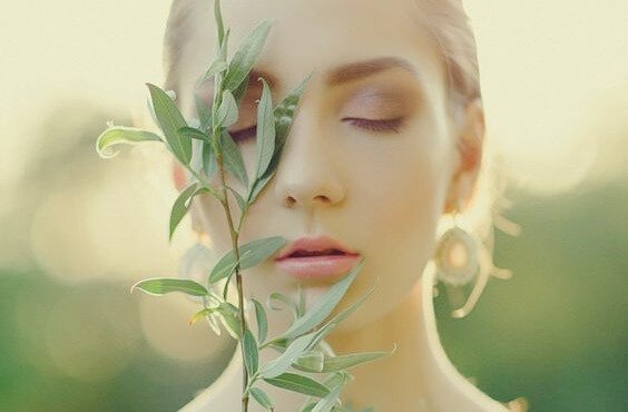 7 emoções estranhas que todos sentimos alguma vez