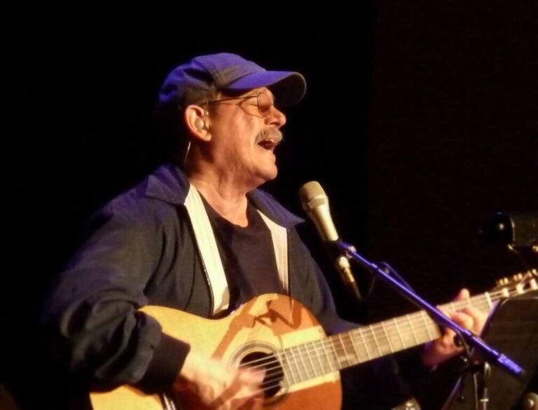 Frases para pensar cantadas por Silvio Rodríguez