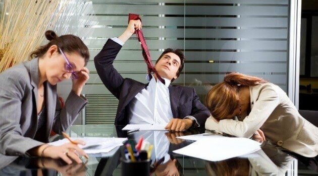 Zumbi no trabalho: culpa do trabalhador ou da empresa?