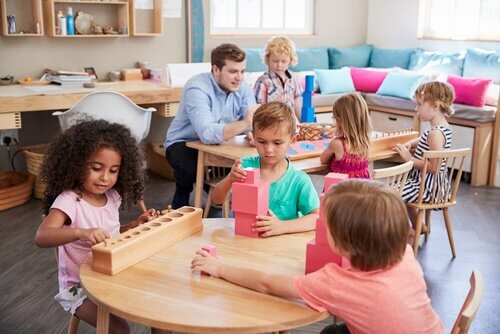 Maria Montessori, a mulher que mudou sua vida e a educação