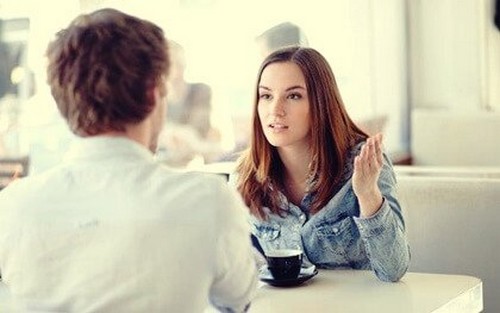 Escutar sem empatia: a desconexão emocional