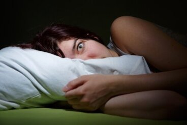Alucinações hipnagógicas e paralisia do sono