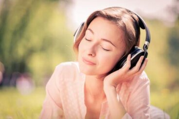 7 músicas para reduzir a ansiedade de acordo com um neurocientista