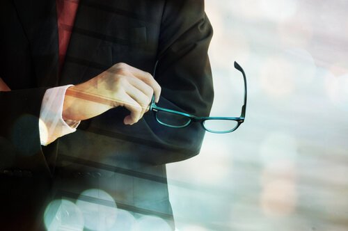 Os extremismos ideológicos e a metacognição