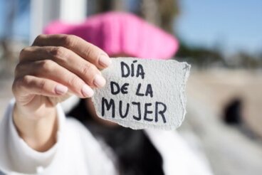 Por que as mulheres se manifestam no dia 8 de março?