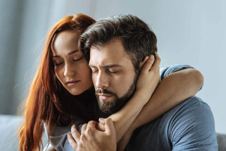 Desculpas que prolongam a dependência emocional