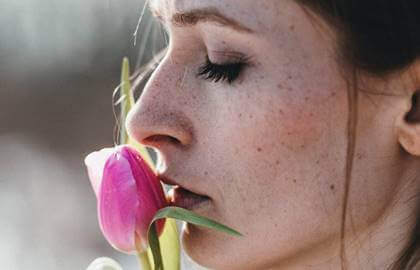 O peso da ferida aberta: quando a vítima se transforma em algoz