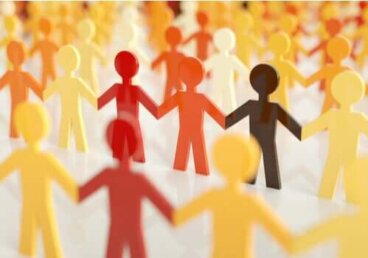 Caridade é a mesma coisa que solidariedade?