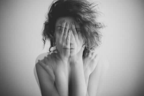 Emoções autoconscientes: culpa, vergonha e orgulho