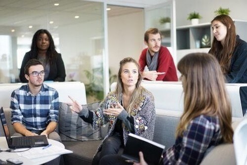 4 atitudes negativas que devem ser evitadas no ambiente de trabalho