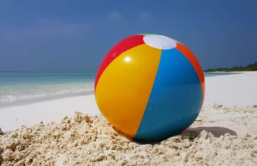A metáfora da bola na praia para regular emoções