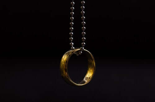 O Anel: um conto sobre o valor das coisas