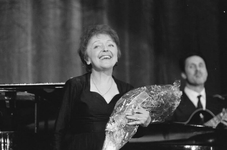 Édith Piaf, a biografia do pequeno pardal de Paris
