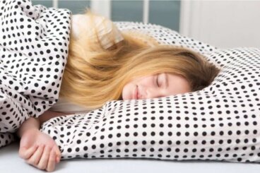 Dormir até o meio-dia: por que alguns adolescentes dormem tanto?