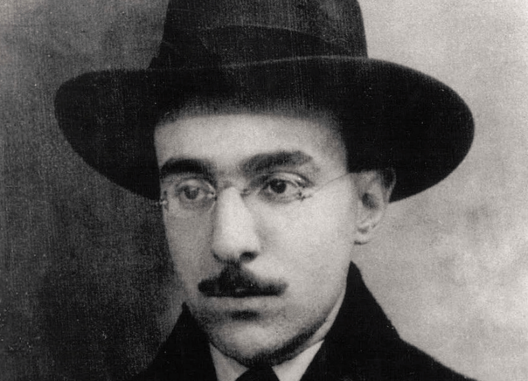 Fernando Pessoa, a biografia de um escritor múltiplo