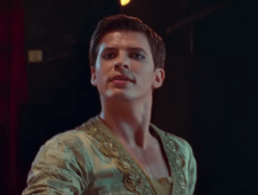 O Corvo Branco: a arte que transcende a política