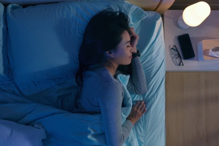 As melhores posições para dormir e conseguir um sono reparador (com estudos)