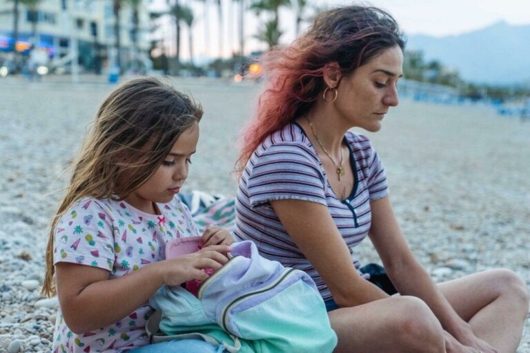 "Ama": o filme sobre uma mãe ruim