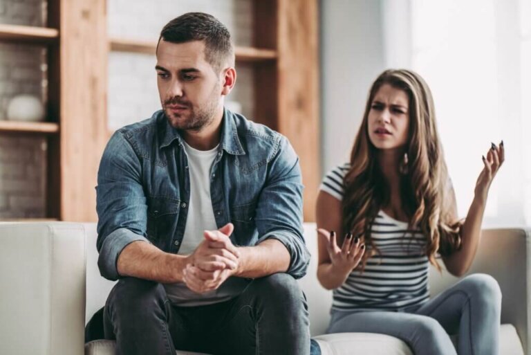 Entre a defesa e o ataque: um padrão de relações que deve ser superado