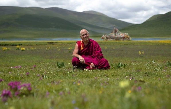 Pensar apenas em si mesmo traz infelicidade?