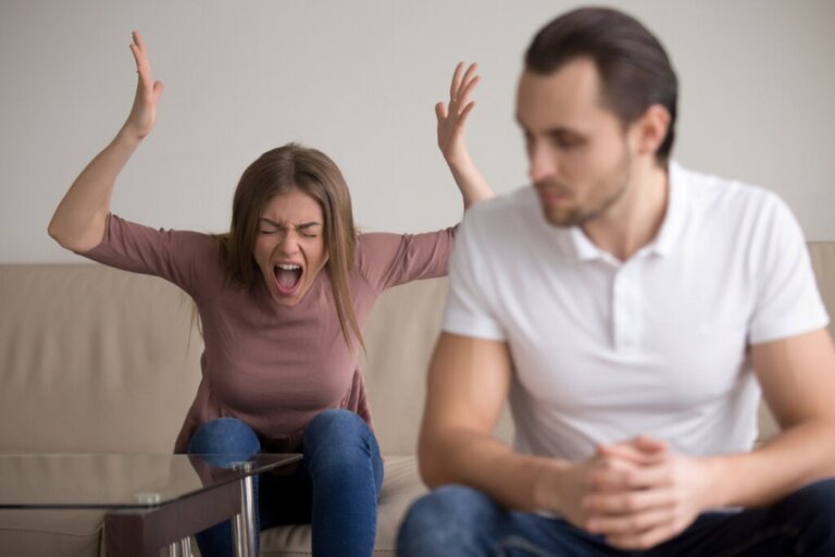 O que caracteriza a agressividade entre as mulheres?