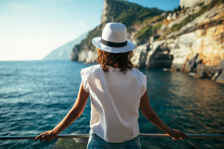 6 benefícios psicológicos de estar perto do mar