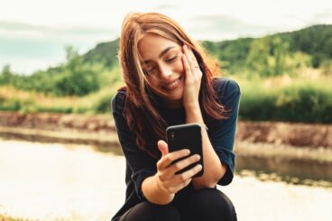 Como saber se alguém gosta de você no WhatsApp? 11 sinais