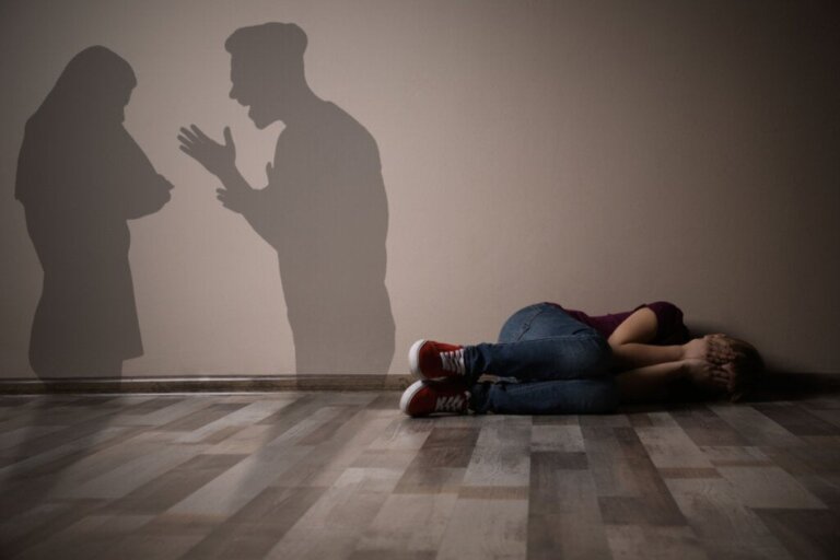 A violência doméstica pode causar transtorno de estresse pós-traumático (TEPT)?