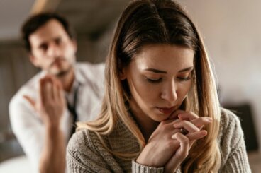 7 sinais de que você aprendeu a inibir suas emoções na infância