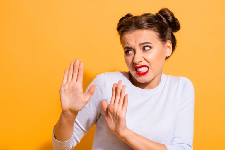 Deflexão no mecanismo de defesa de evitação