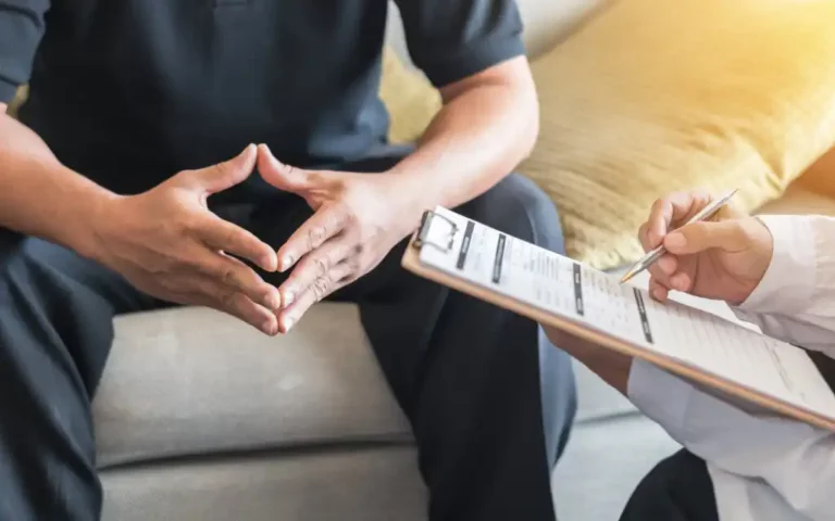 O que é o teste MMPI e como ele é aplicado?