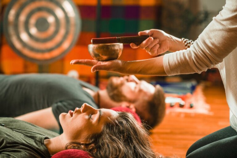 O que são tigelas tibetanas e como elas ajudam no estresse?