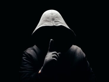 Como costuma ser a estrutura familiar de um agressor sexual?
