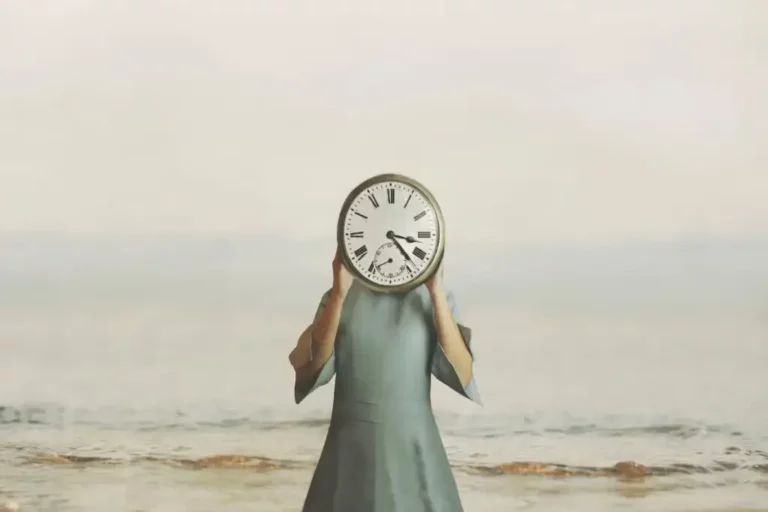 O tempo na filosofia: reflexo de sua existência